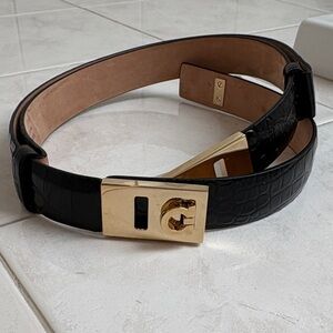 Ferragamo Expandable & Adjustable Black Leather Belt with 2 Gold Buckle Closure